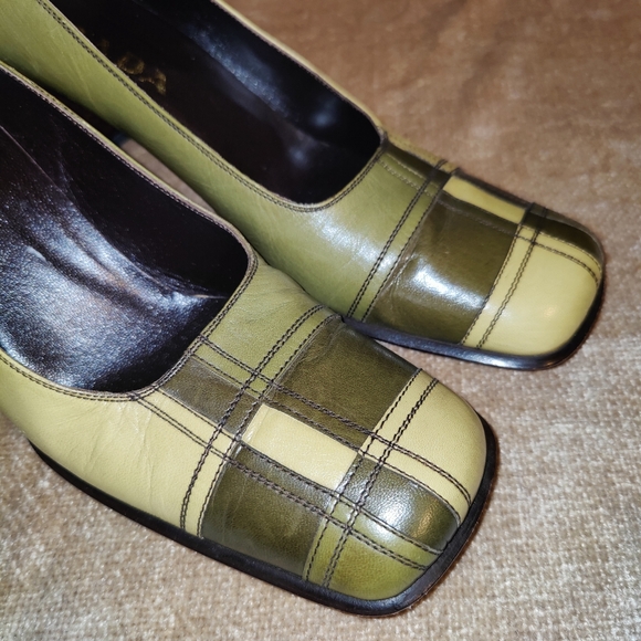 Vintage Prada Square Toe Color block Pumps, Size 39 US 8.5 - Picture 2 of 12